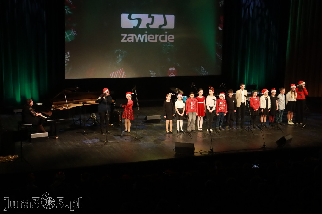 Fotorelacja: Koncert Świąteczny Szkoły Muzycznej i SP3 w MOK Zawiercie