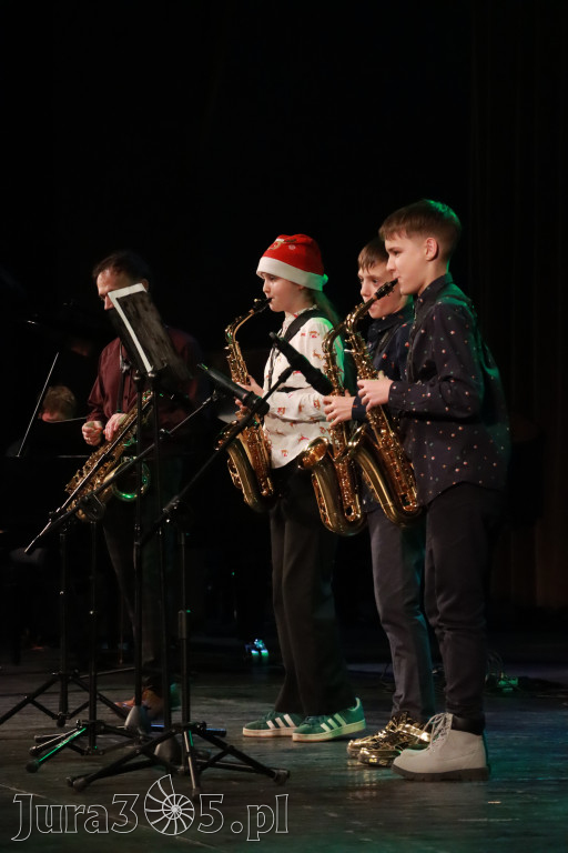 Fotorelacja: Koncert Świąteczny Szkoły Muzycznej i SP3 w MOK Zawiercie