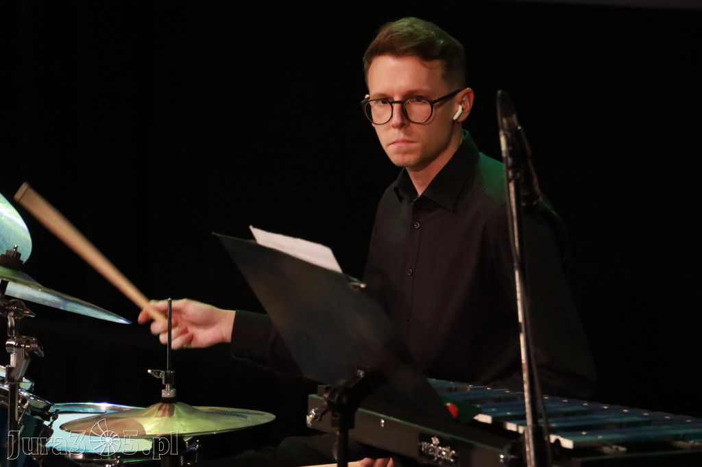 Fotorelacja: Koncert Świąteczny Szkoły Muzycznej i SP3 w MOK Zawiercie
