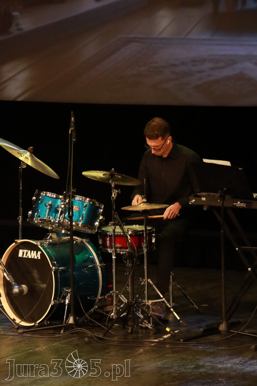 Fotorelacja: Koncert Świąteczny Szkoły Muzycznej i SP3 w MOK Zawiercie