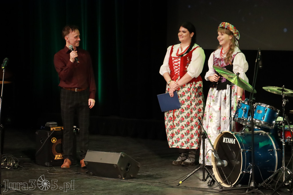Fotorelacja: Koncert Świąteczny Szkoły Muzycznej i SP3 w MOK Zawiercie