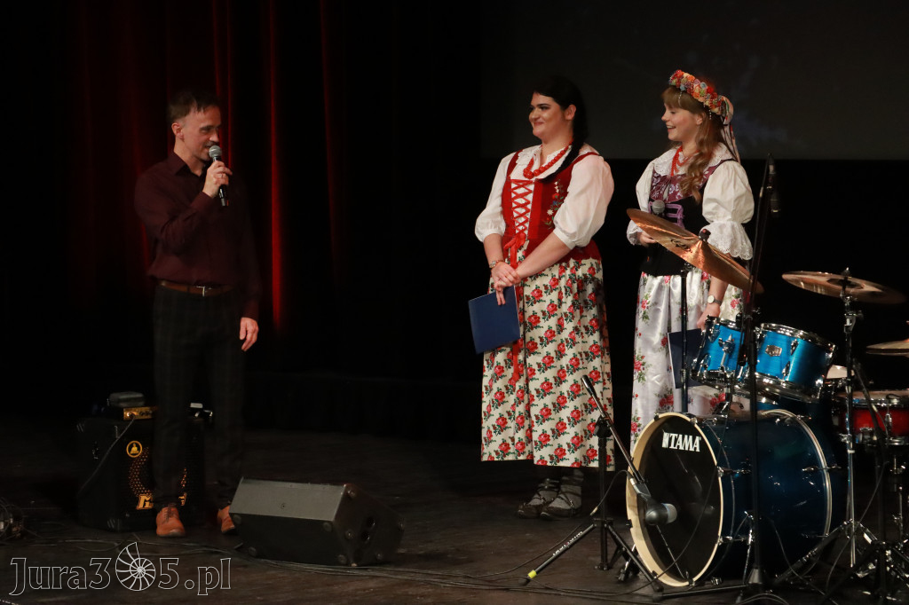 Fotorelacja: Koncert Świąteczny Szkoły Muzycznej i SP3 w MOK Zawiercie