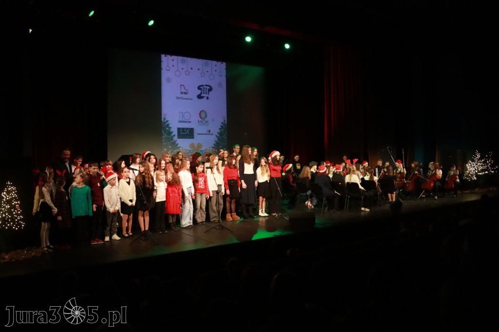 Fotorelacja: Koncert Świąteczny Szkoły Muzycznej i SP3 w MOK Zawiercie