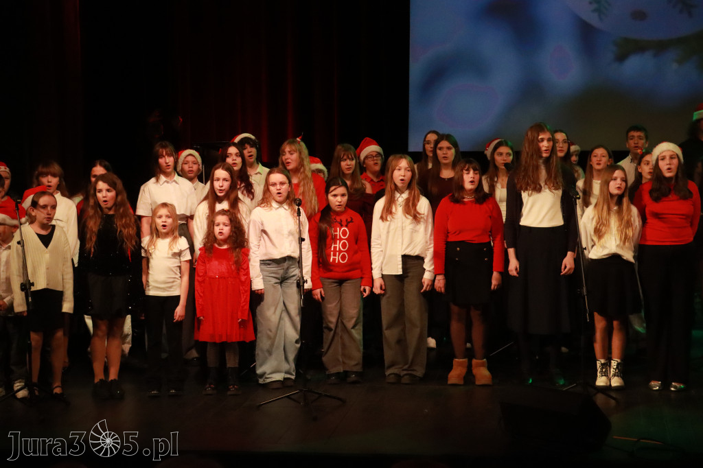 Fotorelacja: Koncert Świąteczny Szkoły Muzycznej i SP3 w MOK Zawiercie