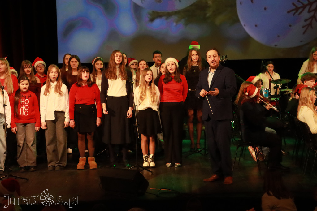 Fotorelacja: Koncert Świąteczny Szkoły Muzycznej i SP3 w MOK Zawiercie