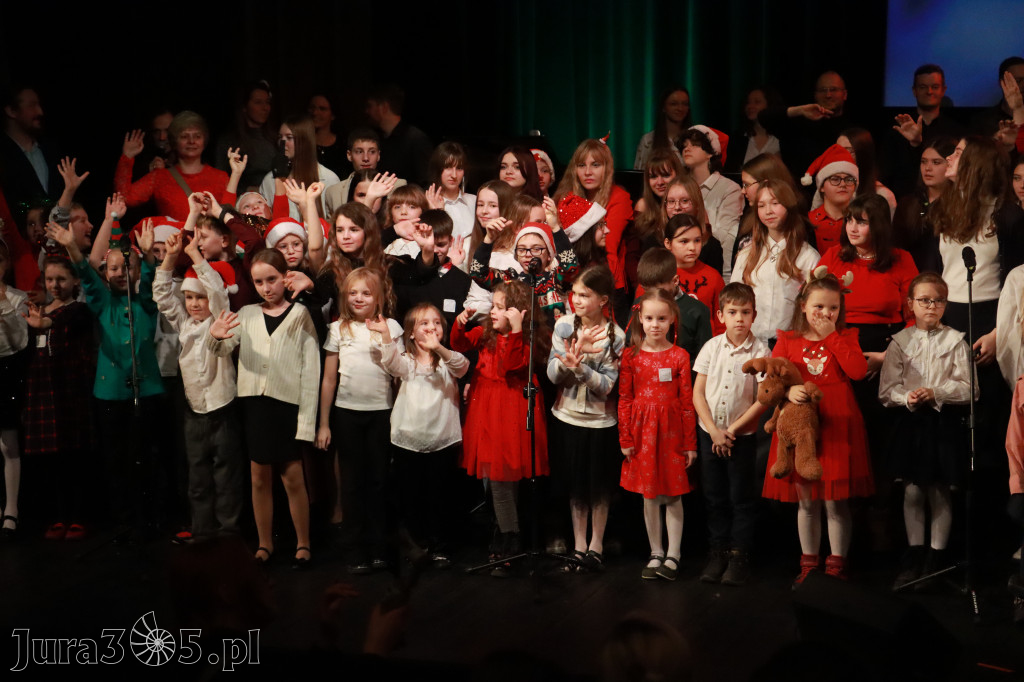 Fotorelacja: Koncert Świąteczny Szkoły Muzycznej i SP3 w MOK Zawiercie