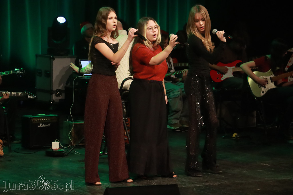 Fotorelacja: Koncert Kolęd na rockowo w MOK Zawiercie