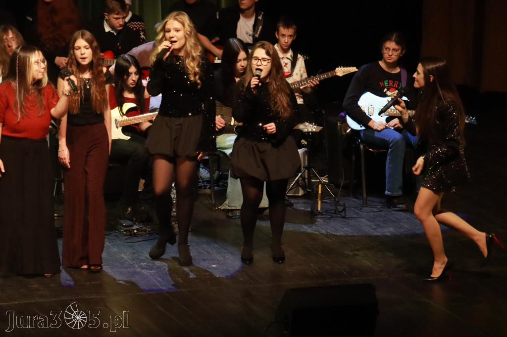 Fotorelacja: Koncert Kolęd na rockowo w MOK Zawiercie