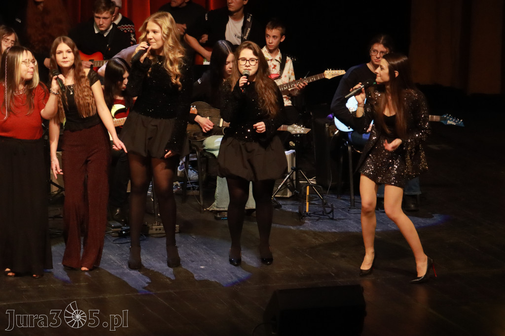 Fotorelacja: Koncert Kolęd na rockowo w MOK Zawiercie