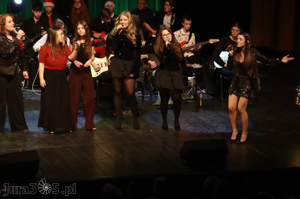 Fotorelacja: Koncert Kolęd na rockowo w MOK Zawiercie