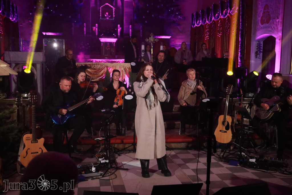 Fotorelacja: Koncert Kolęd w Myszkowie z Eweliną Flintą i Myszkovia Band