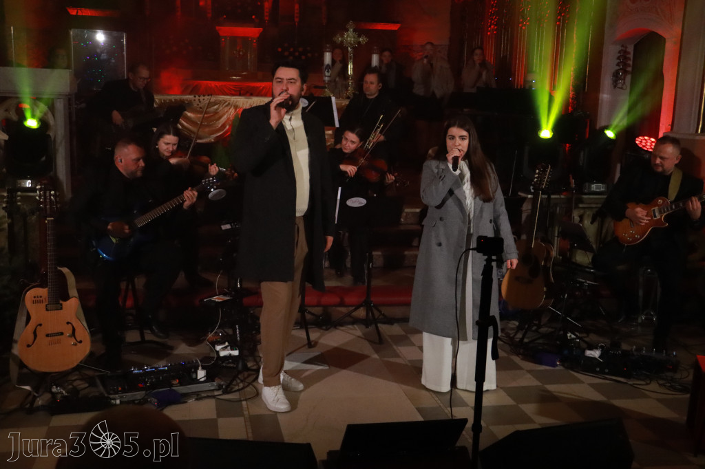 Fotorelacja: Koncert Kolęd w Myszkowie z Eweliną Flintą i Myszkovia Band