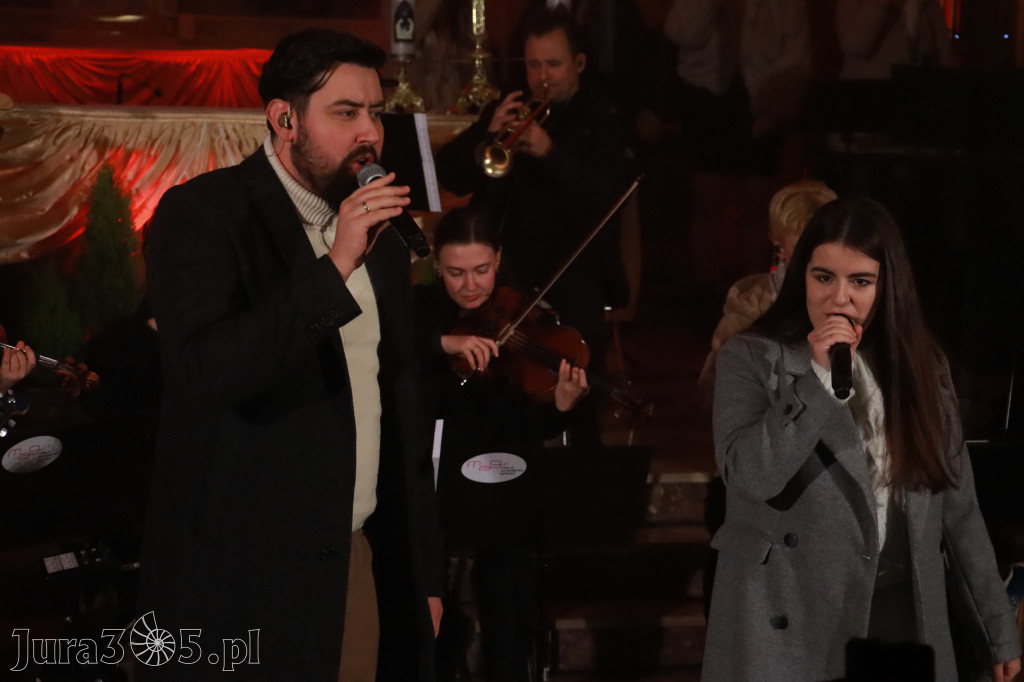 Fotorelacja: Koncert Kolęd w Myszkowie z Eweliną Flintą i Myszkovia Band