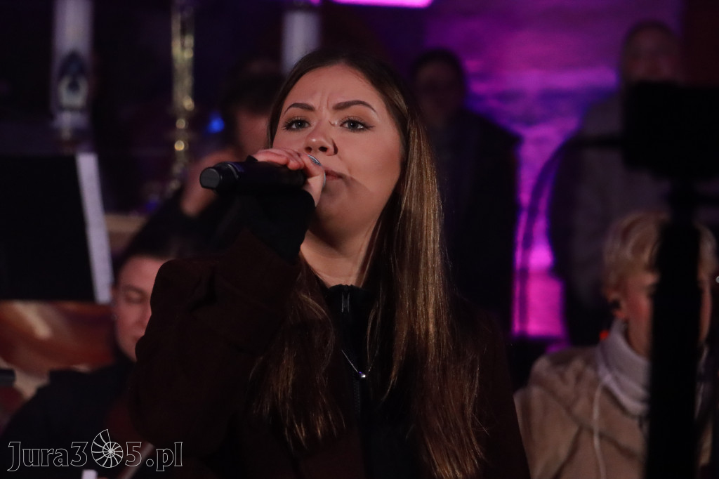 Fotorelacja: Koncert Kolęd w Myszkowie z Eweliną Flintą i Myszkovia Band