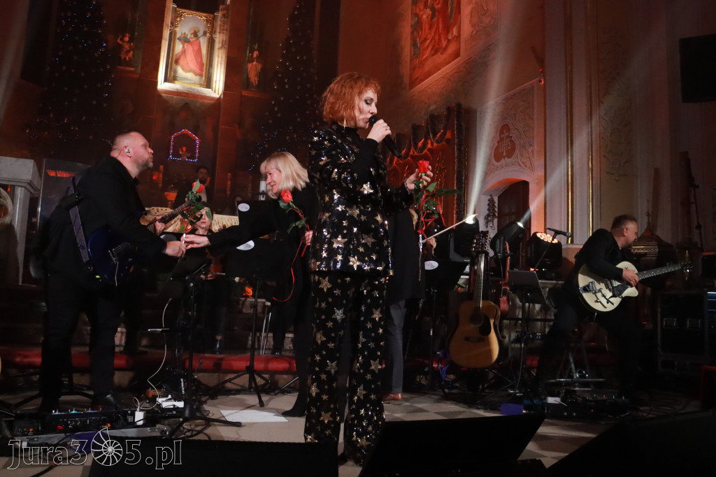 Fotorelacja: Koncert Kolęd w Myszkowie z Eweliną Flintą i Myszkovia Band