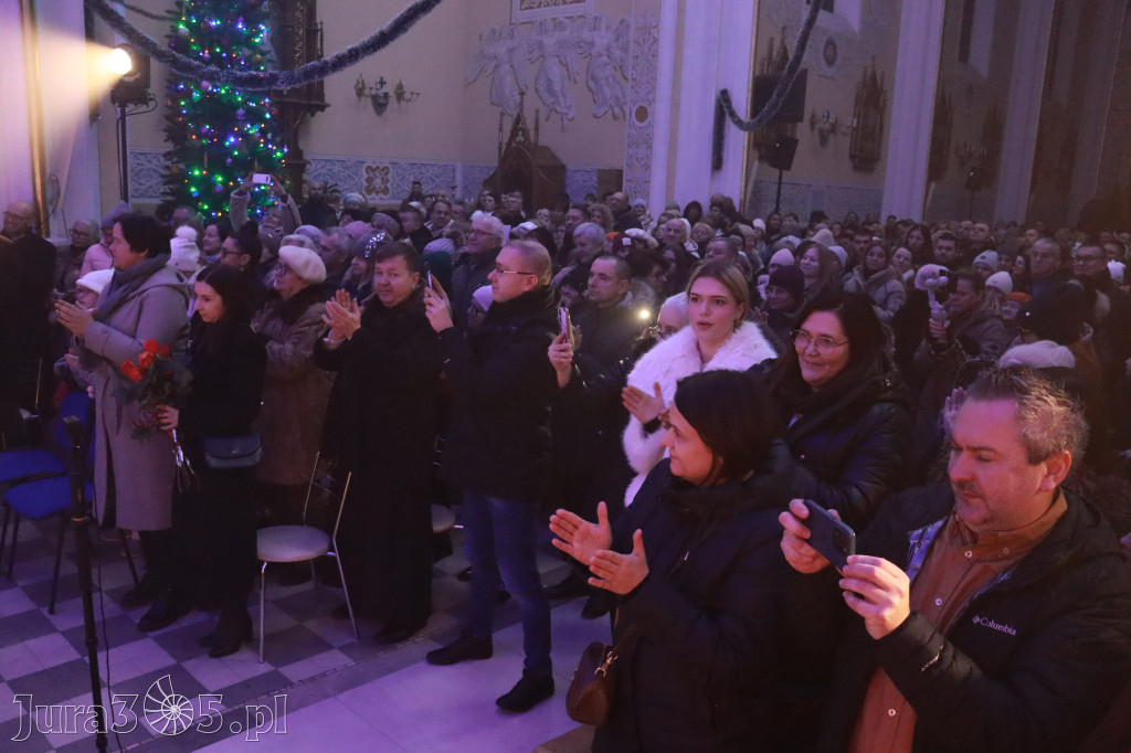 Fotorelacja: Koncert Kolęd w Myszkowie z Eweliną Flintą i Myszkovia Band