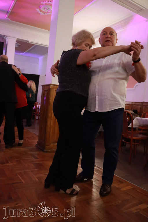 Fotorelacja: Karnawałowa Potańcówka w Pałacyku nad Wartą w Zawierciu