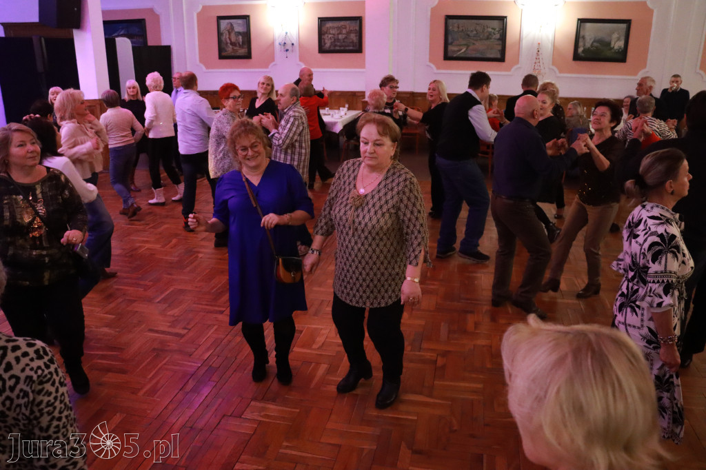 Fotorelacja: Karnawałowa Potańcówka w Pałacyku nad Wartą w Zawierciu