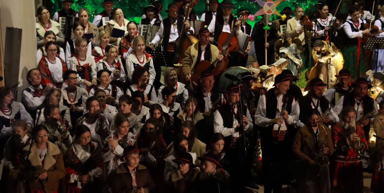 Fotorelacja: Koncert Bożonarodzeniowy kapeli Głos Beskidu w Zawierciu