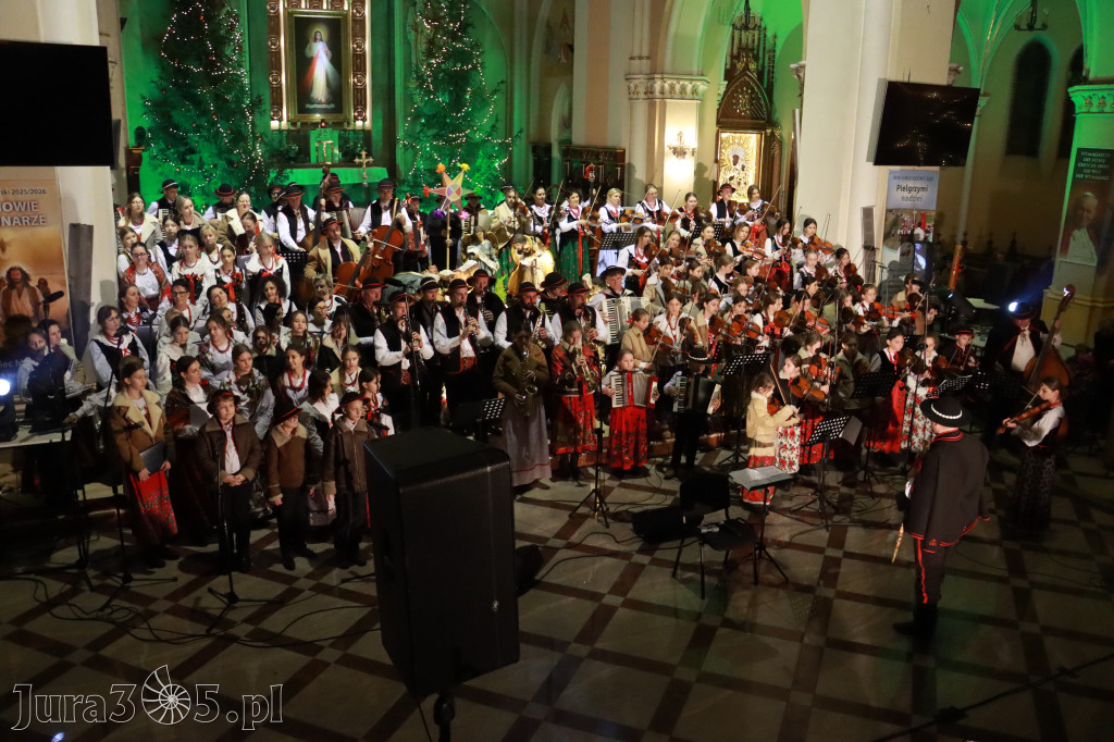Fotorelacja: Koncert Bożonarodzeniowy kapeli Głos Beskidu w Zawierciu