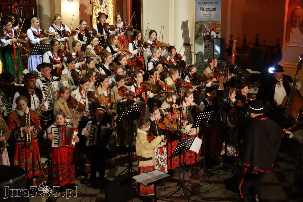 Fotorelacja: Koncert Bożonarodzeniowy kapeli Głos Beskidu w Zawierciu