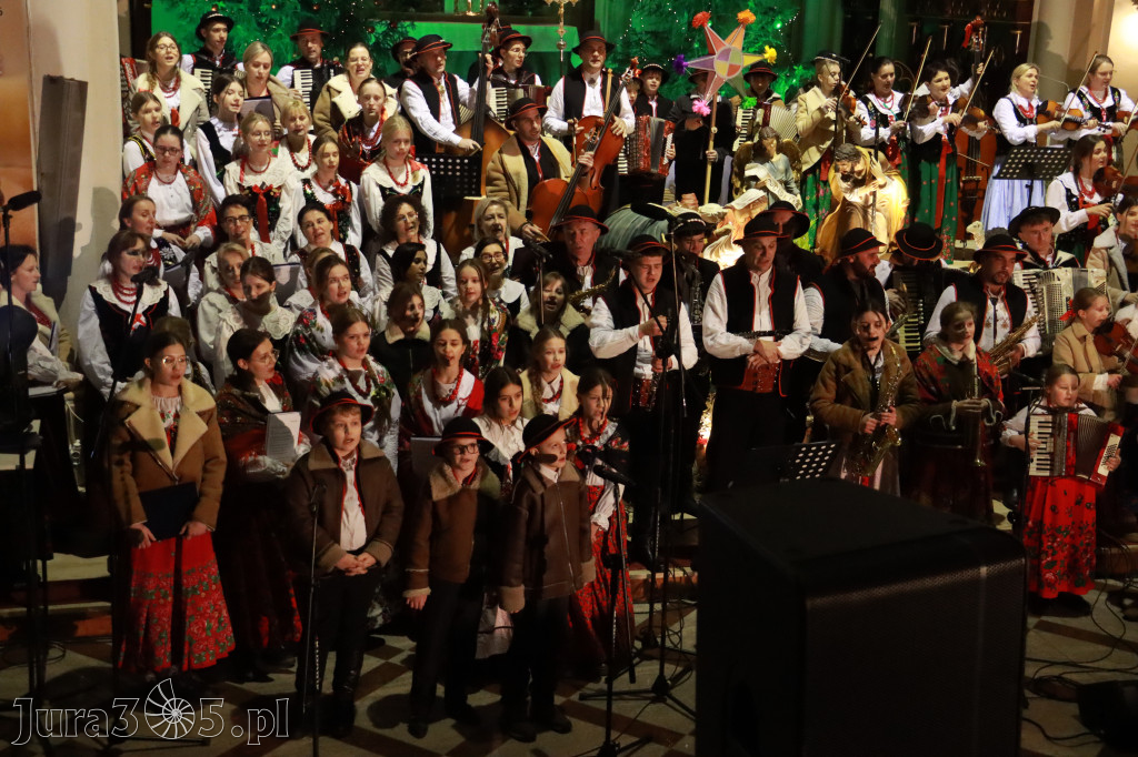 Fotorelacja: Koncert Bożonarodzeniowy kapeli Głos Beskidu w Zawierciu