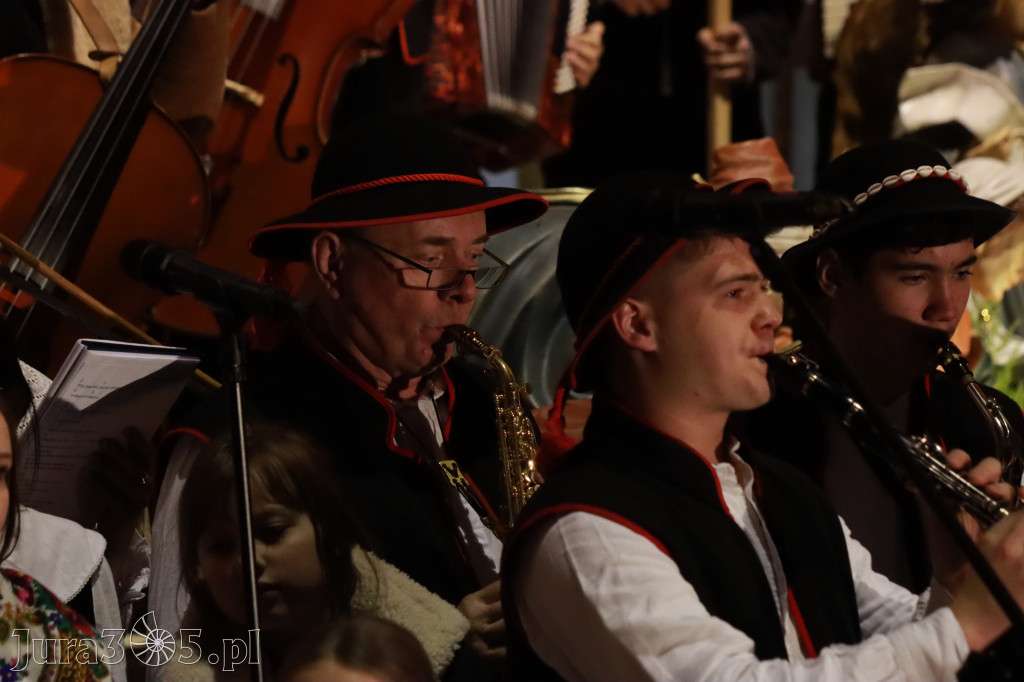Fotorelacja: Koncert Bożonarodzeniowy kapeli Głos Beskidu w Zawierciu