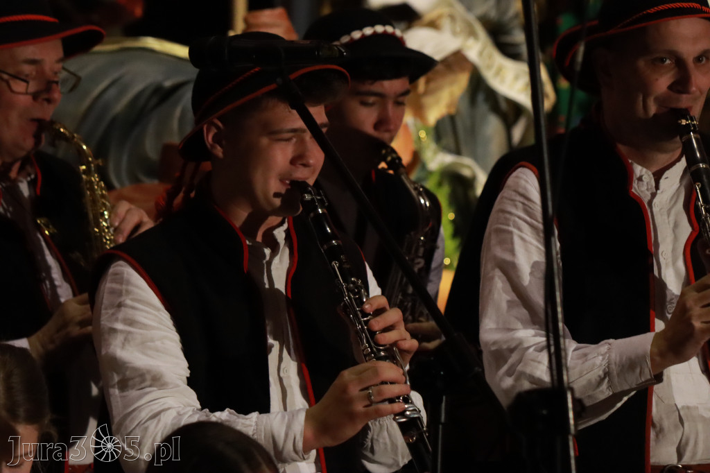 Fotorelacja: Koncert Bożonarodzeniowy kapeli Głos Beskidu w Zawierciu