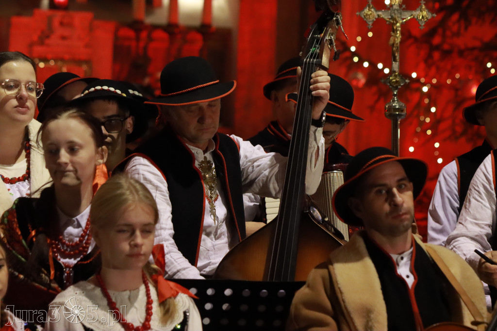 Fotorelacja: Koncert Bożonarodzeniowy kapeli Głos Beskidu w Zawierciu