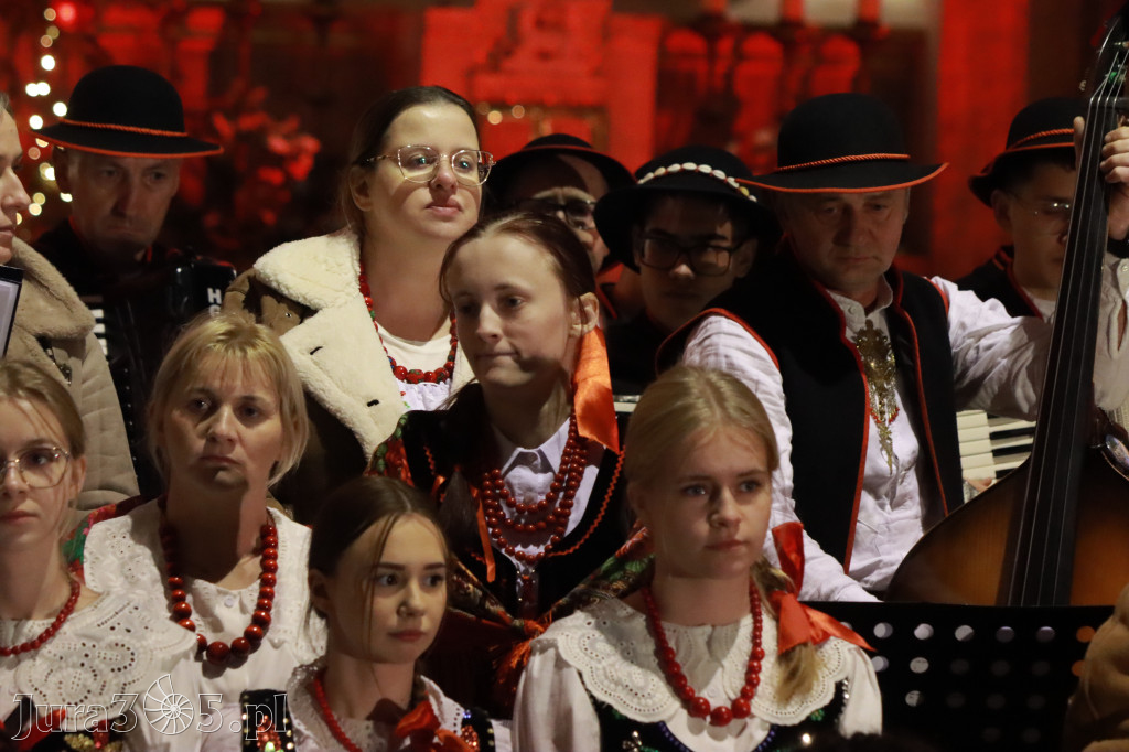 Fotorelacja: Koncert Bożonarodzeniowy kapeli Głos Beskidu w Zawierciu