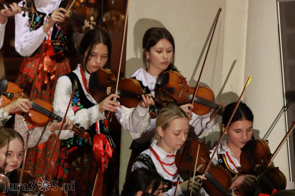 Fotorelacja: Koncert Bożonarodzeniowy kapeli Głos Beskidu w Zawierciu