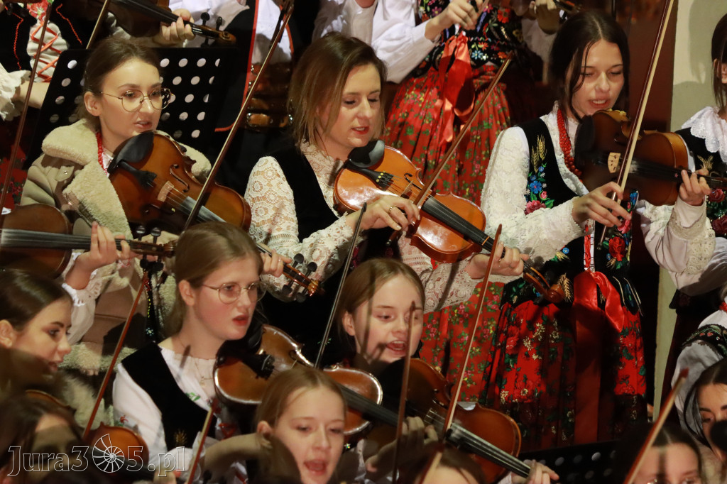 Fotorelacja: Koncert Bożonarodzeniowy kapeli Głos Beskidu w Zawierciu