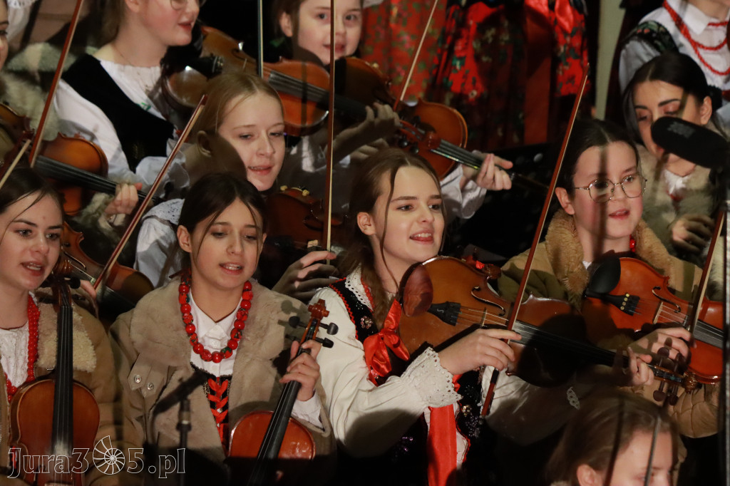 Fotorelacja: Koncert Bożonarodzeniowy kapeli Głos Beskidu w Zawierciu