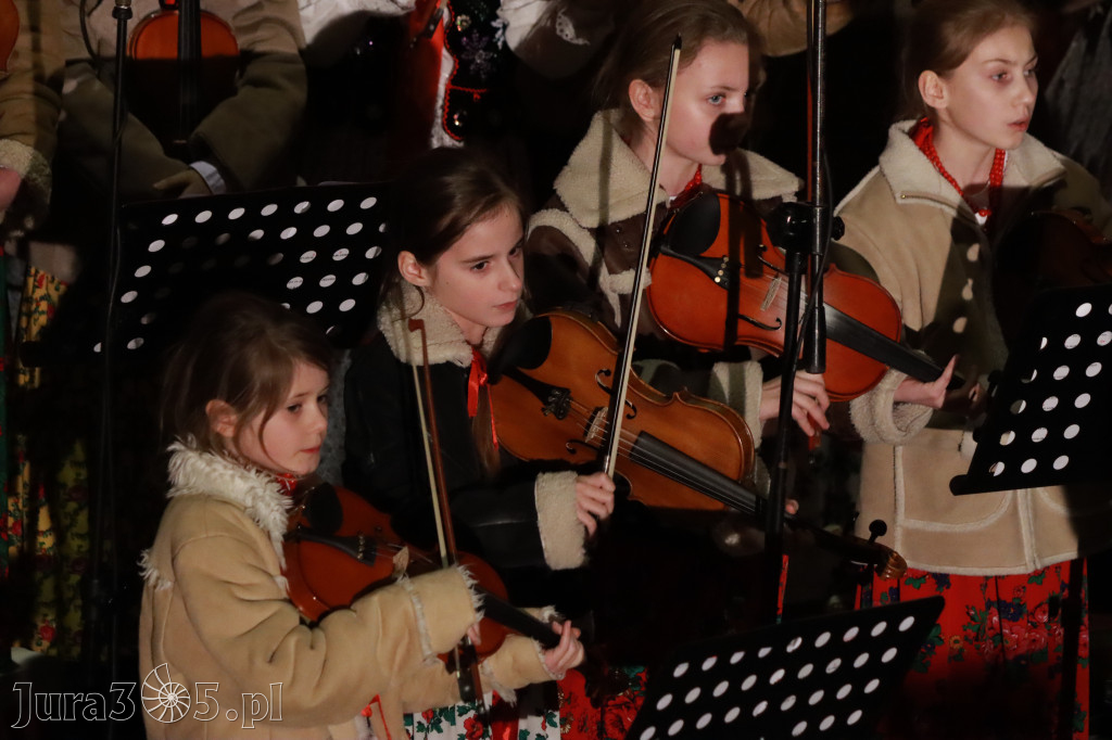 Fotorelacja: Koncert Bożonarodzeniowy kapeli Głos Beskidu w Zawierciu