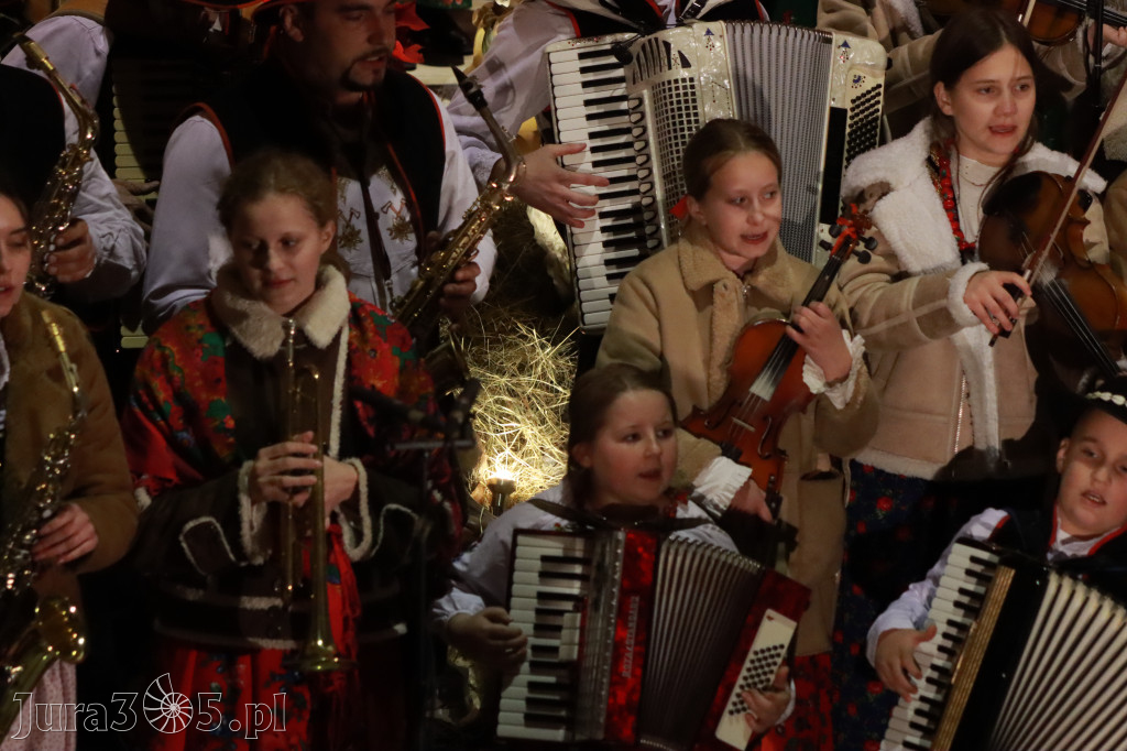 Fotorelacja: Koncert Bożonarodzeniowy kapeli Głos Beskidu w Zawierciu