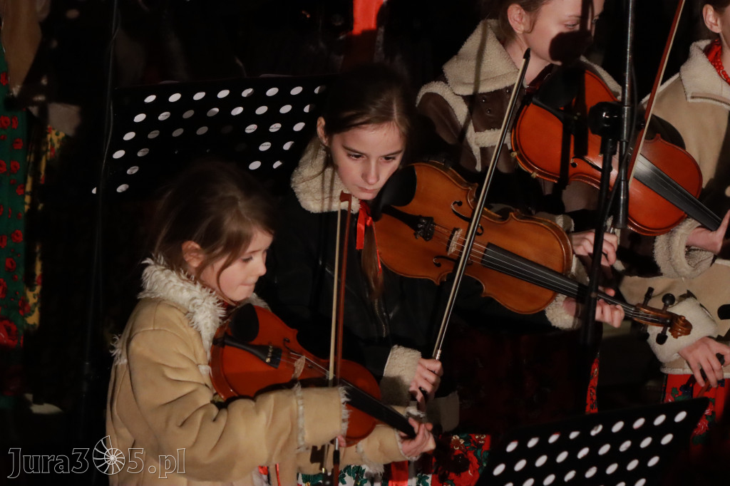 Fotorelacja: Koncert Bożonarodzeniowy kapeli Głos Beskidu w Zawierciu
