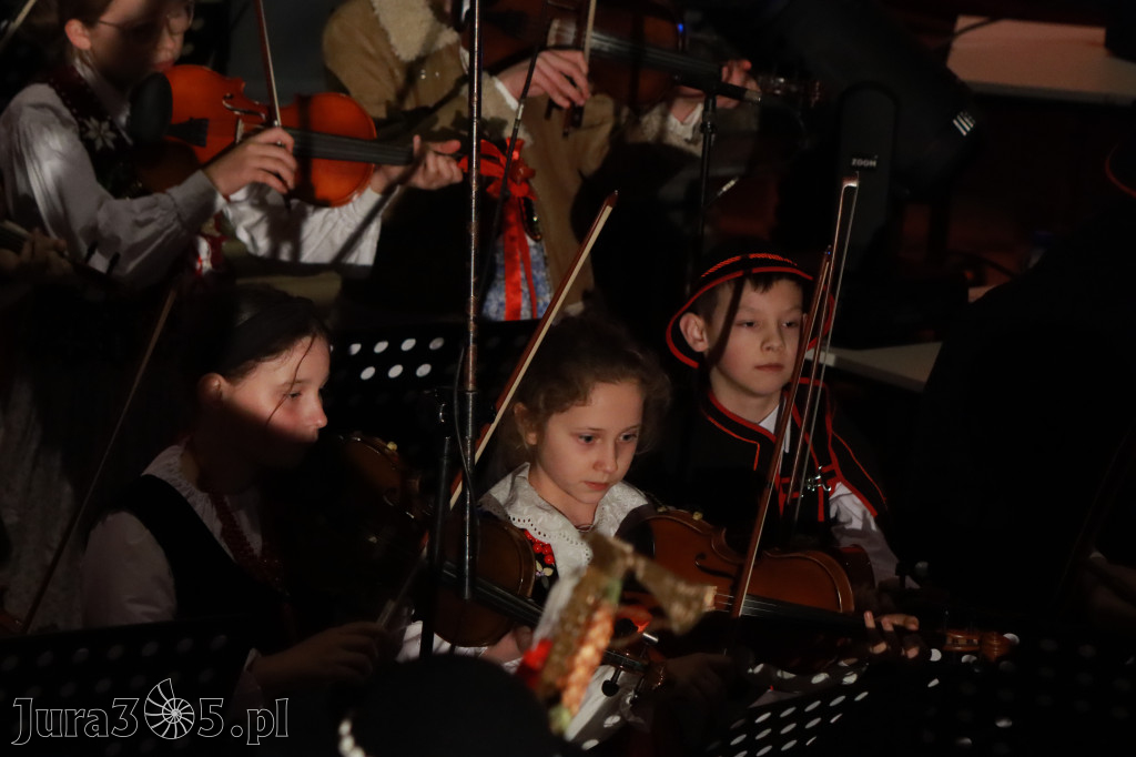Fotorelacja: Koncert Bożonarodzeniowy kapeli Głos Beskidu w Zawierciu