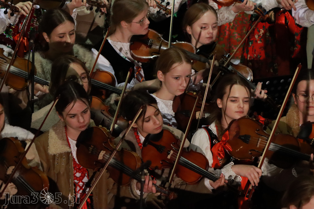Fotorelacja: Koncert Bożonarodzeniowy kapeli Głos Beskidu w Zawierciu