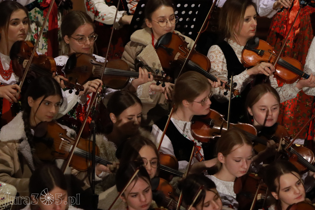 Fotorelacja: Koncert Bożonarodzeniowy kapeli Głos Beskidu w Zawierciu