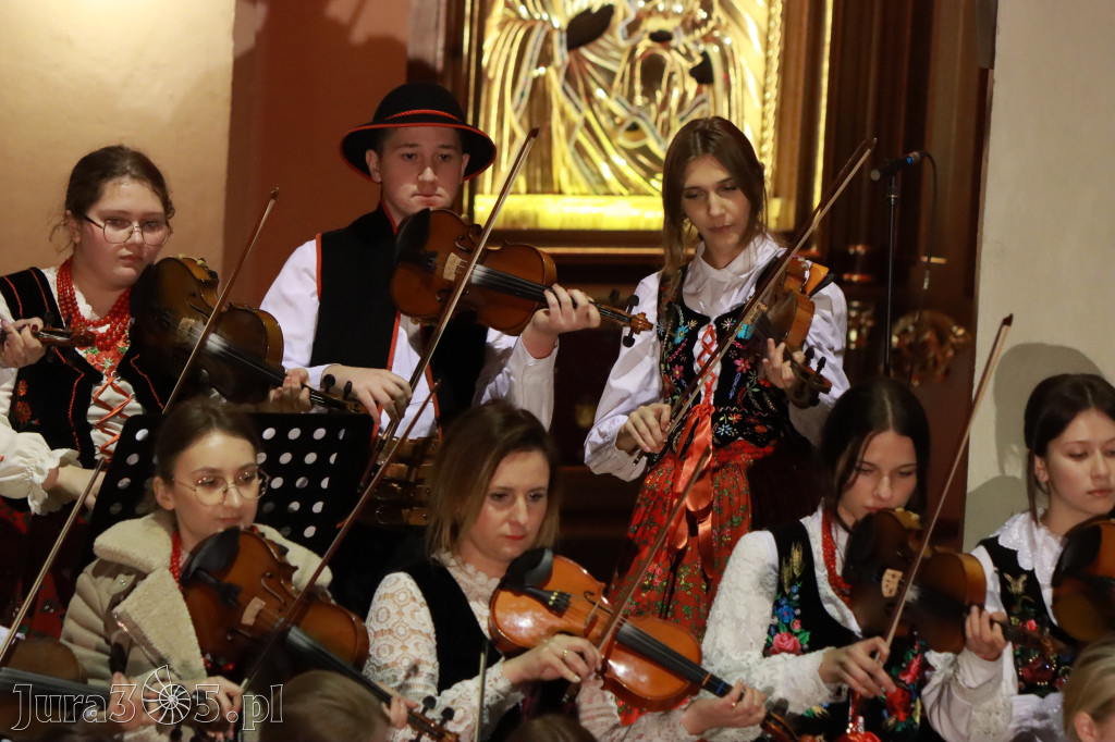 Fotorelacja: Koncert Bożonarodzeniowy kapeli Głos Beskidu w Zawierciu
