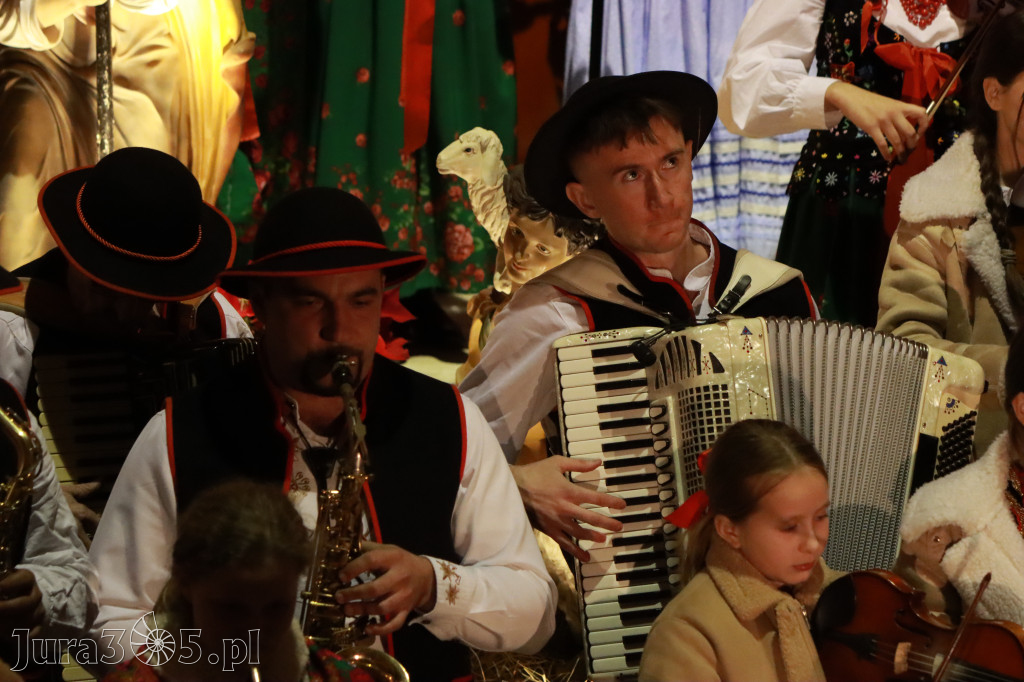 Fotorelacja: Koncert Bożonarodzeniowy kapeli Głos Beskidu w Zawierciu