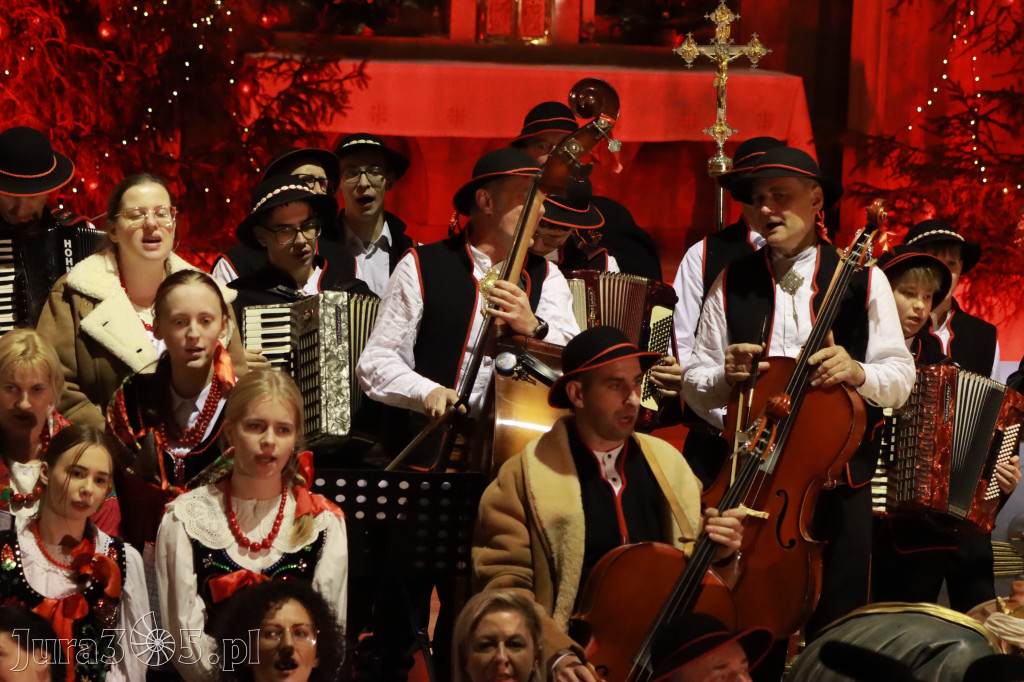 Fotorelacja: Koncert Bożonarodzeniowy kapeli Głos Beskidu w Zawierciu