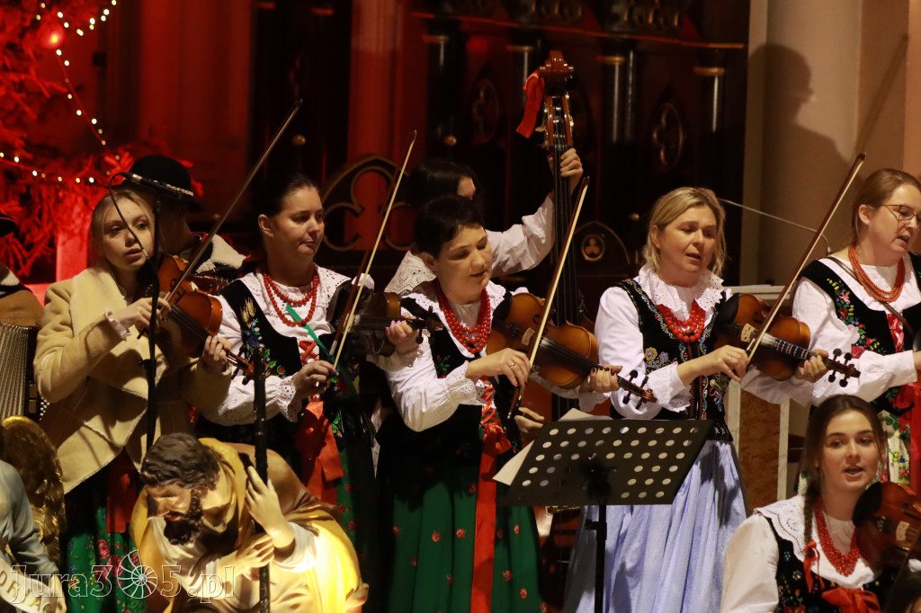 Fotorelacja: Koncert Bożonarodzeniowy kapeli Głos Beskidu w Zawierciu