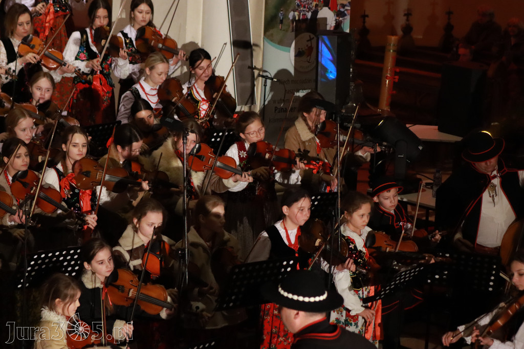 Fotorelacja: Koncert Bożonarodzeniowy kapeli Głos Beskidu w Zawierciu