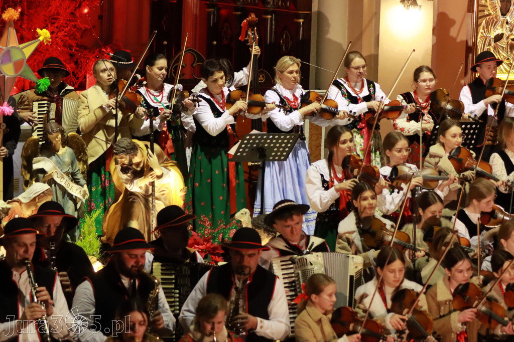 Fotorelacja: Koncert Bożonarodzeniowy kapeli Głos Beskidu w Zawierciu
