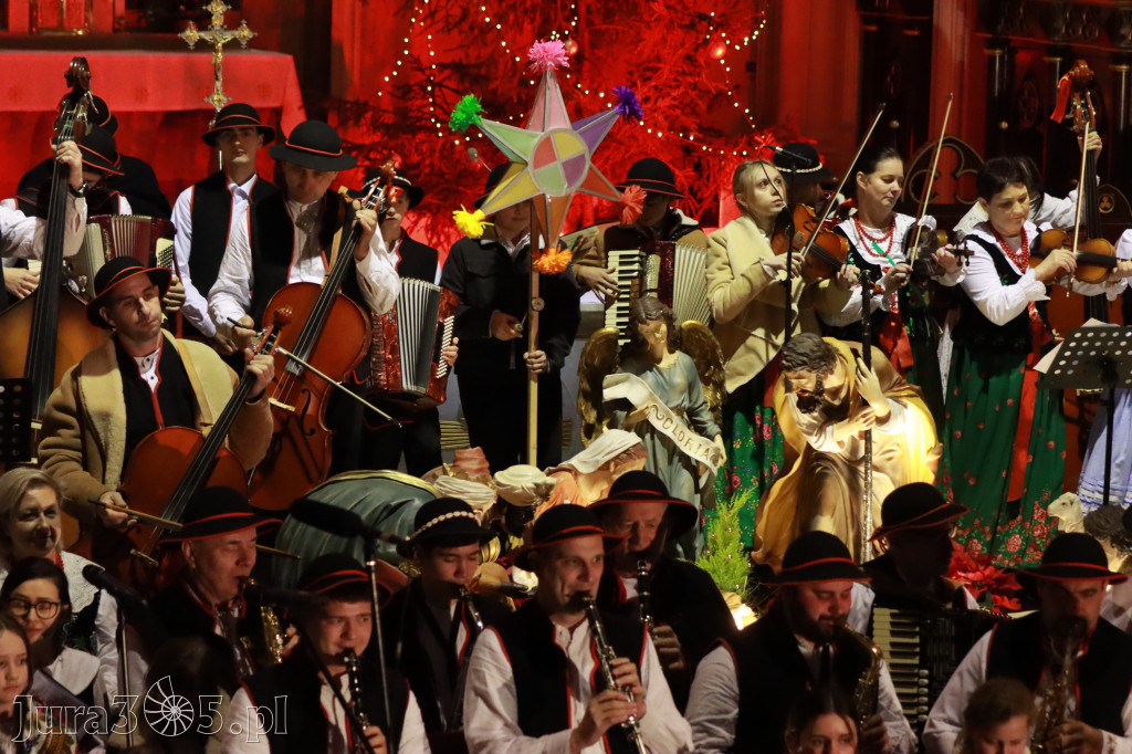 Fotorelacja: Koncert Bożonarodzeniowy kapeli Głos Beskidu w Zawierciu