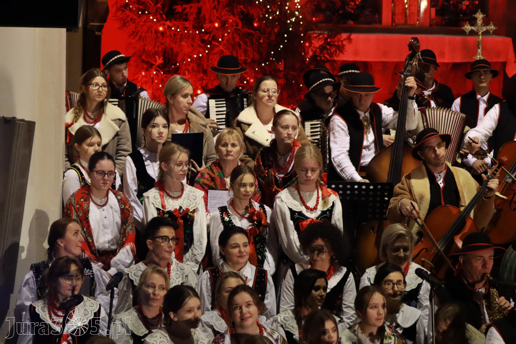 Fotorelacja: Koncert Bożonarodzeniowy kapeli Głos Beskidu w Zawierciu