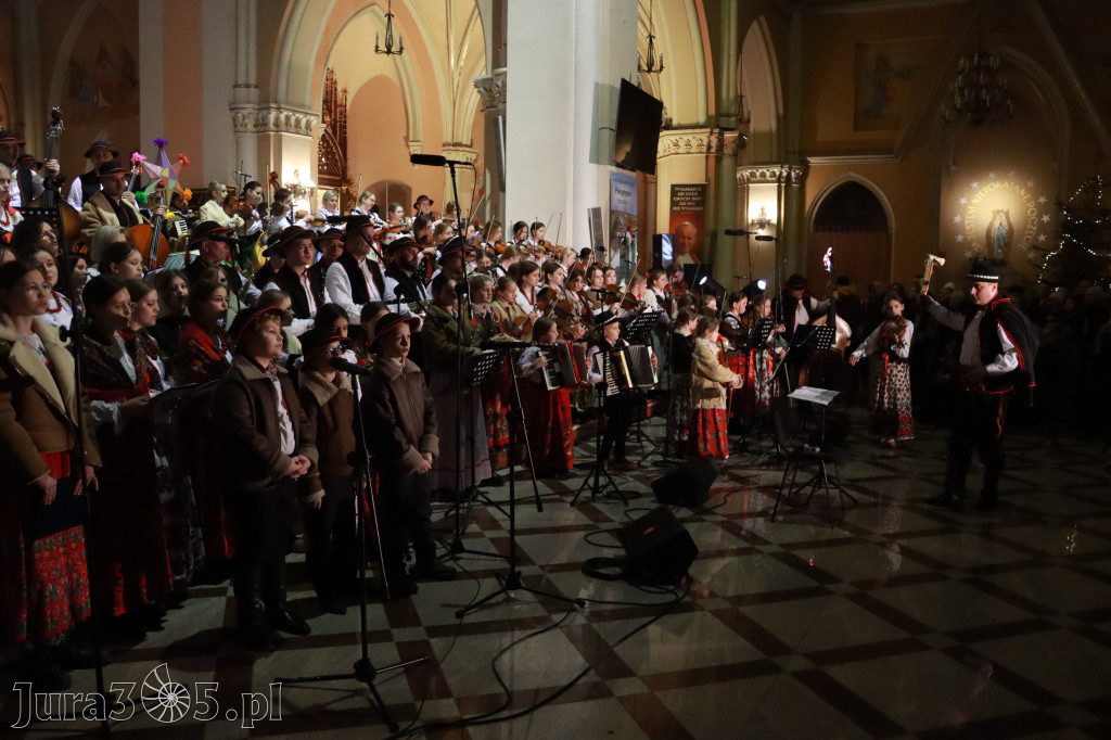Fotorelacja: Koncert Bożonarodzeniowy kapeli Głos Beskidu w Zawierciu