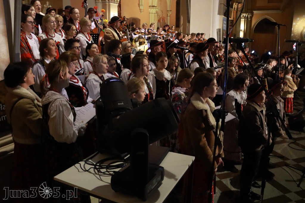 Fotorelacja: Koncert Bożonarodzeniowy kapeli Głos Beskidu w Zawierciu