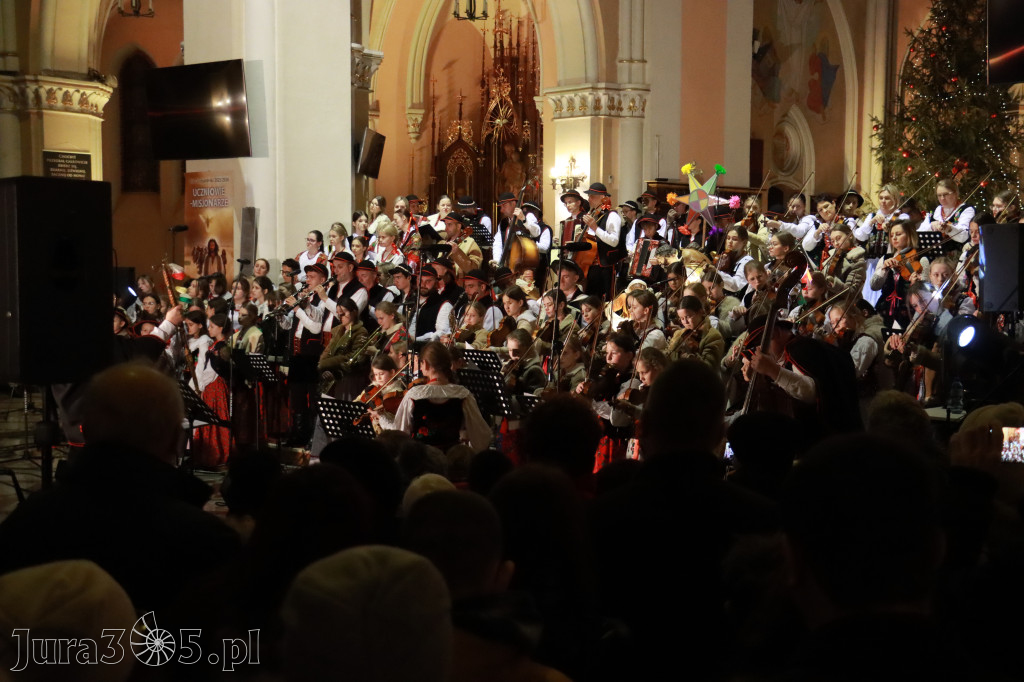 Fotorelacja: Koncert Bożonarodzeniowy kapeli Głos Beskidu w Zawierciu